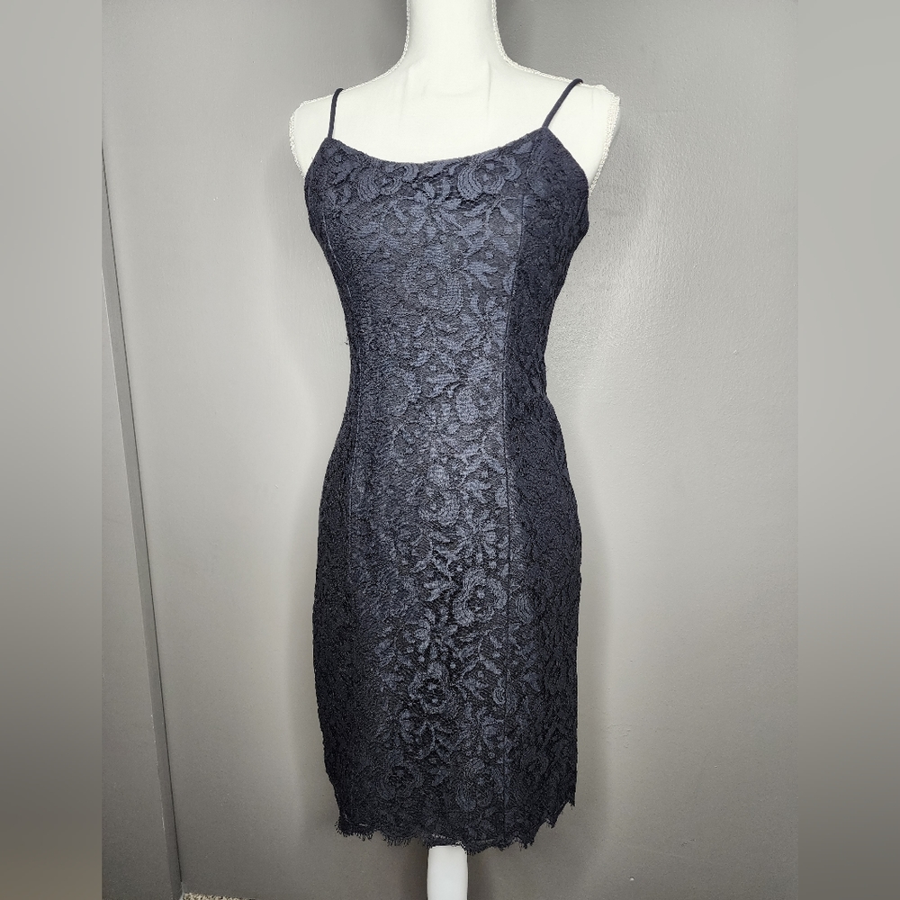 ANN TOBIAS Sheath. Lace. Little Black Dress. Size 4